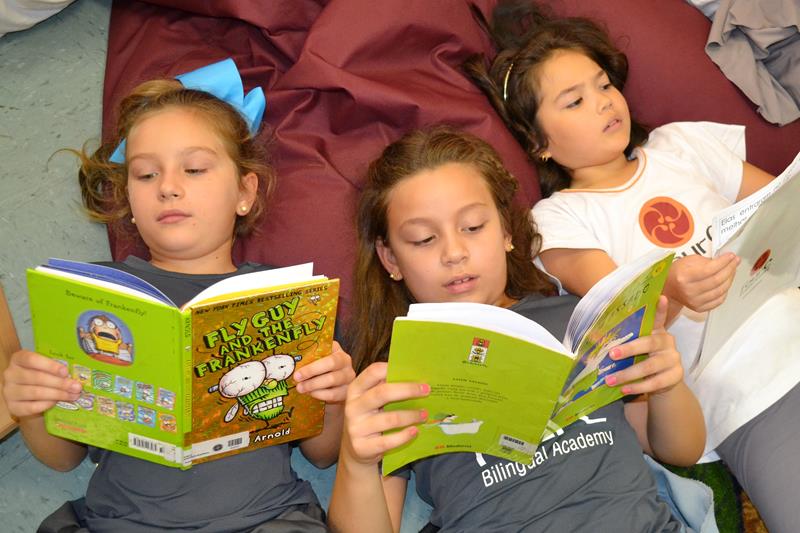 momento-leitura-no-puff